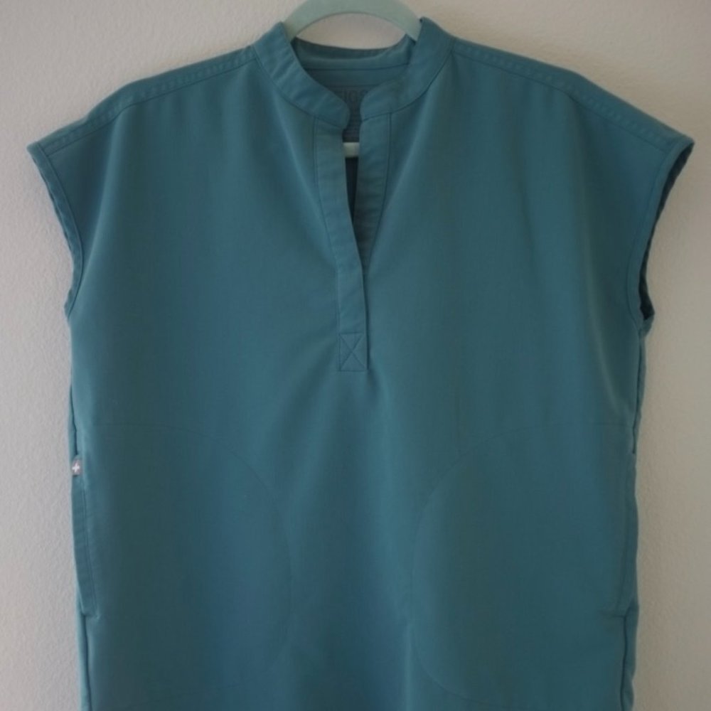 FIGS Hydrogreen Rafaela Oversized Scrub Top - XXS